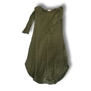 Heart and hip dress 3/4 length sleeves rounds on the bottom